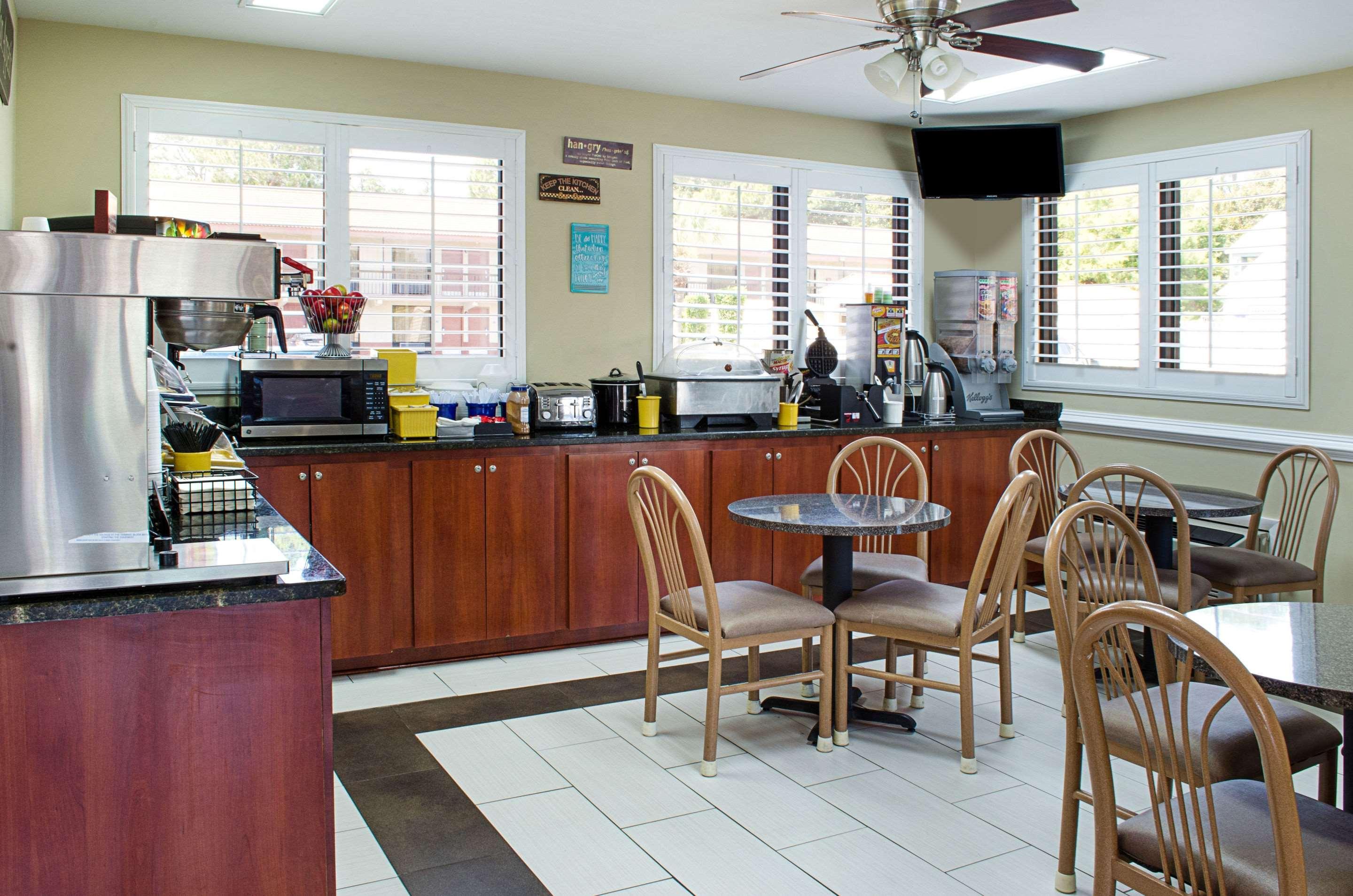 Rodeway Inn Panama City Exterior photo